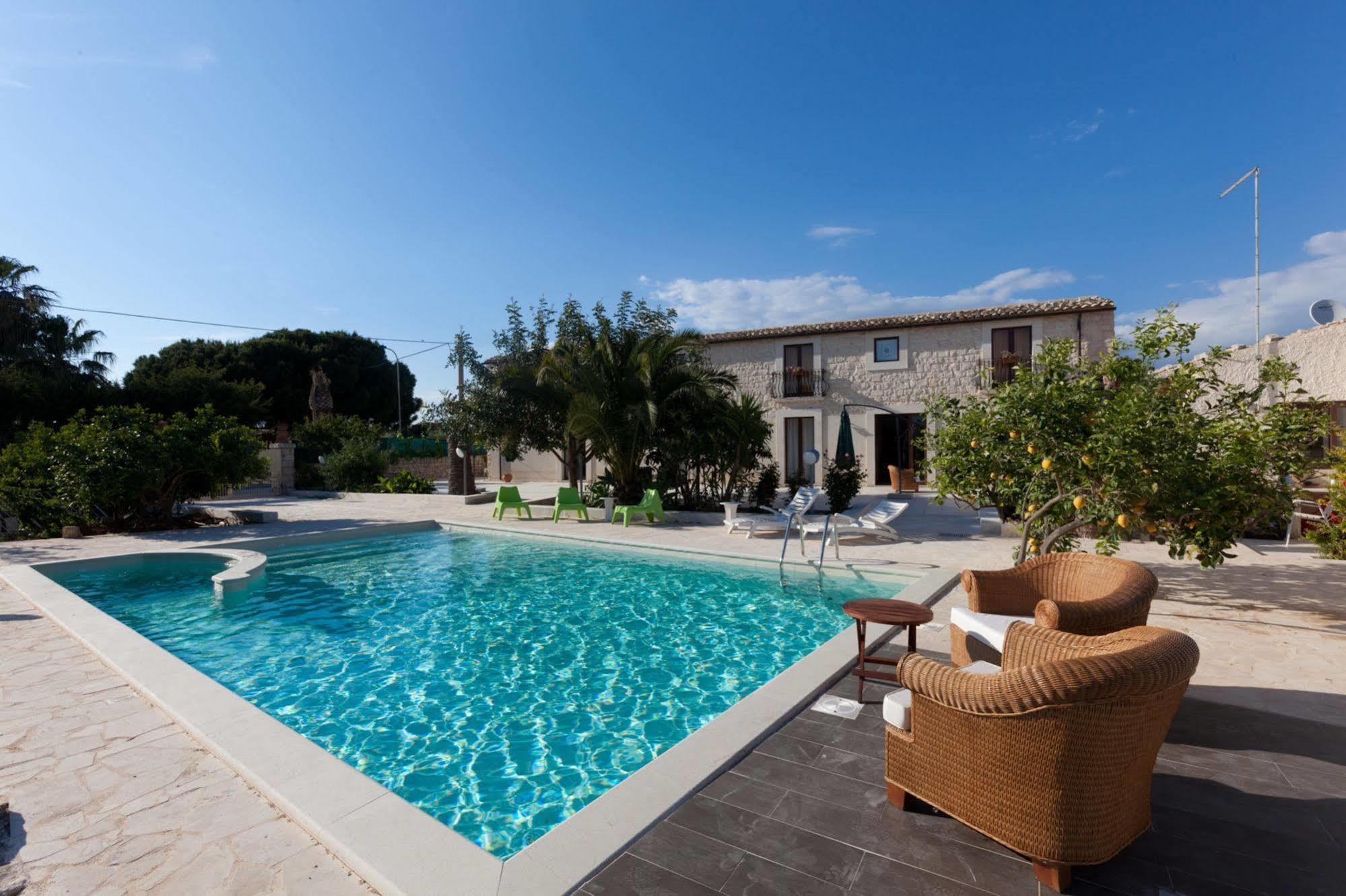 Villa U Marchisi B&B Scicli Bagian luar foto